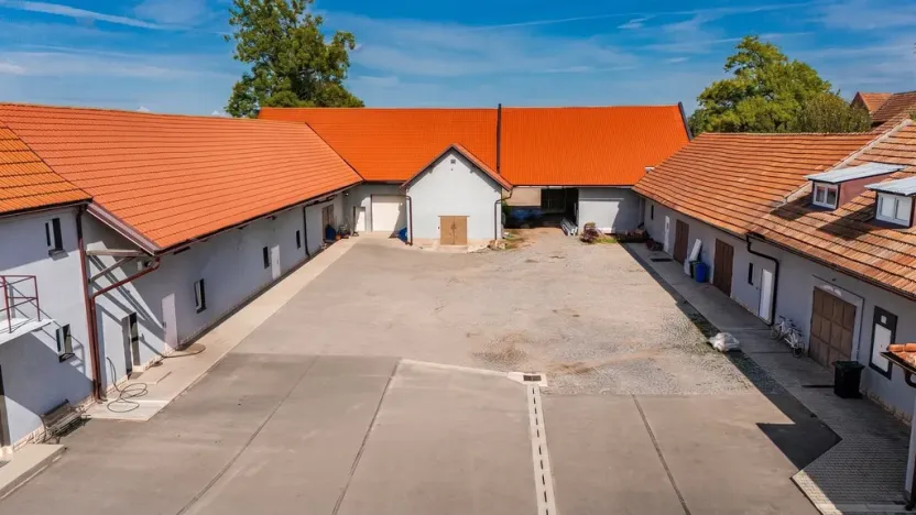 Pronájem skladu, Dolní Roveň - Horní Roveň, 3580 m2