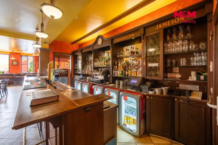 Pronájem restaurace, Most, Obránců míru, 400 m2