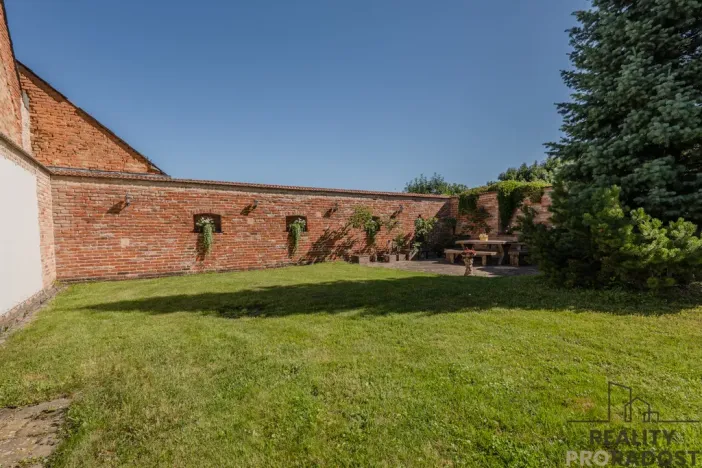 Prodej rodinného domu, Kučerov, 292 m2