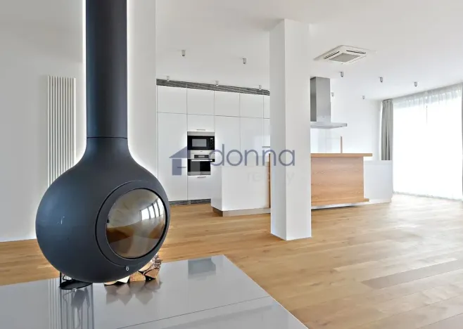 Pronájem bytu 4+kk, Praha, Laubova, 203 m2