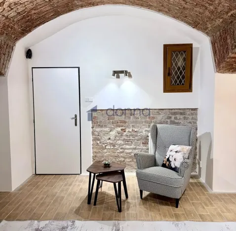 Pronájem bytu 1+kk, Praha, Mozartova, 94 m2