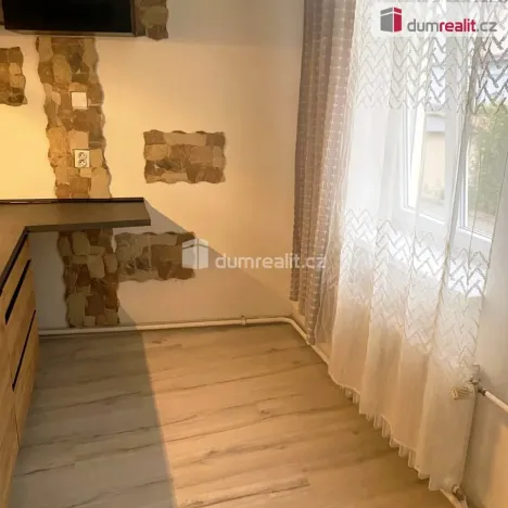Pronájem bytu 2+1, Děčín - Děčín I-Děčín, Křížová, 75 m2