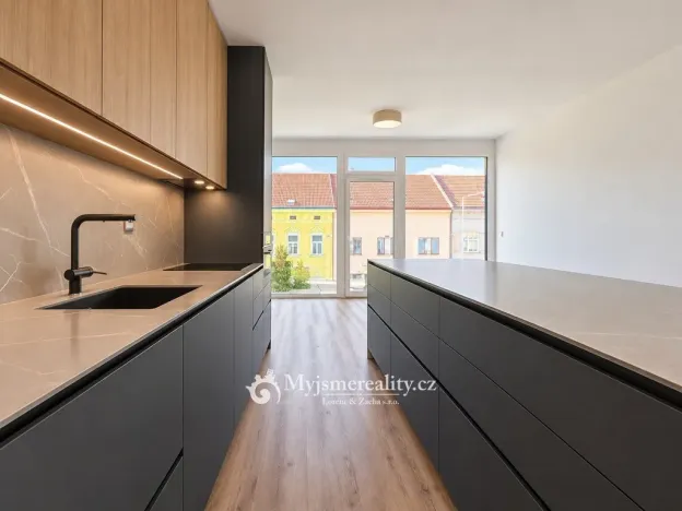 Prodej bytu 3+kk, Znojmo, Jarošova, 76 m2