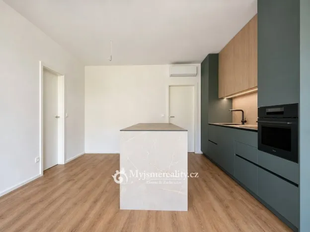 Prodej bytu 3+kk, Znojmo, Jarošova, 76 m2
