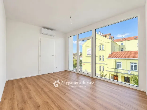 Prodej bytu 3+kk, Znojmo, Jarošova, 76 m2
