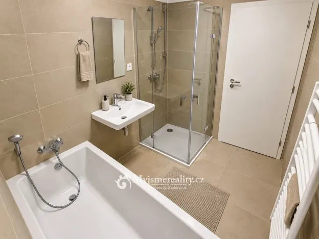 Prodej bytu 3+kk, Znojmo, Jarošova, 76 m2