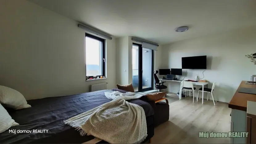 Pronájem bytu 1+kk, Praha - Modřany, Komořanská, 36 m2