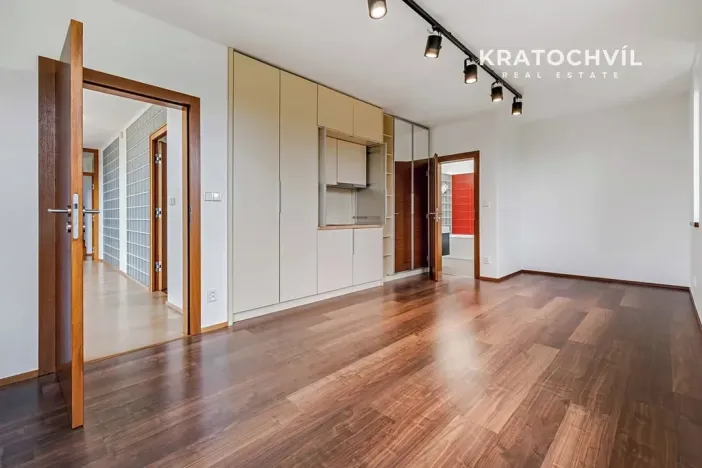 Prodej rodinného domu, Praha - Velká Chuchle, U bažantnice, 674 m2