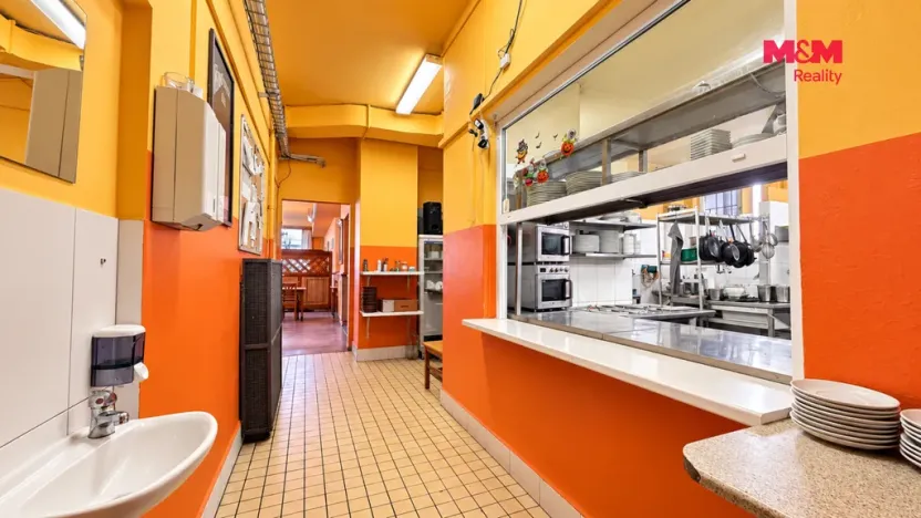 Pronájem restaurace, Praha - Krč, Pacovská, 324 m2