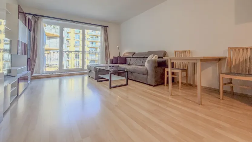 Pronájem bytu 2+kk, Praha - Vysočany, Na Harfě, 57 m2