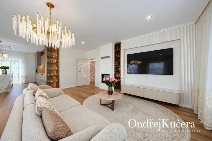 Prodej rodinného domu, Jeviněves, 200 m2