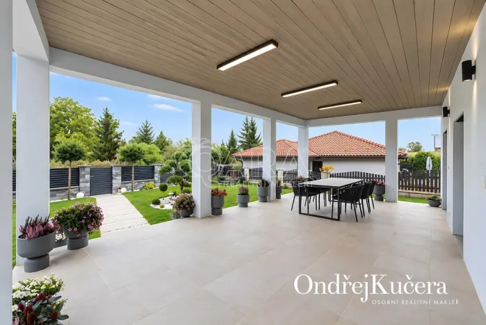 Prodej rodinného domu, Jeviněves, 200 m2