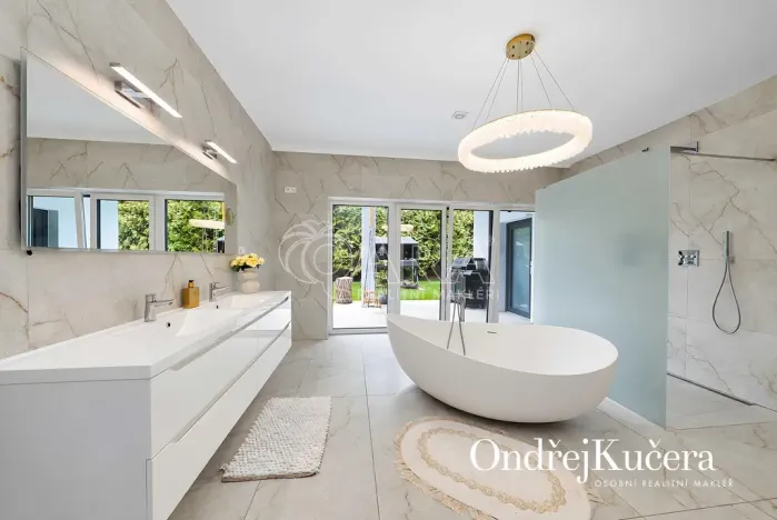Prodej rodinného domu, Jeviněves, 200 m2