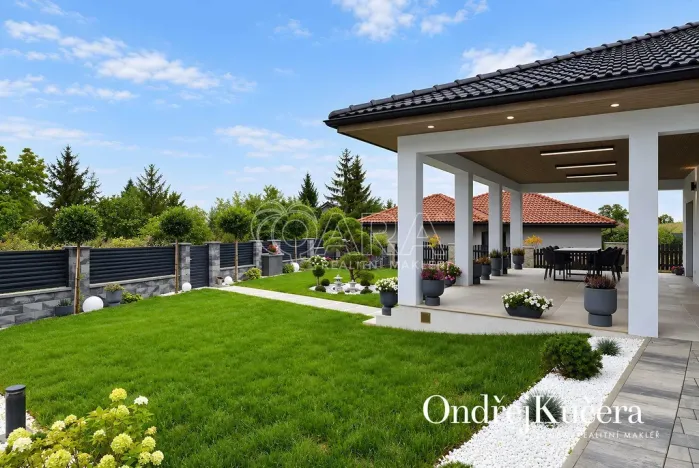 Prodej rodinného domu, Jeviněves, 200 m2