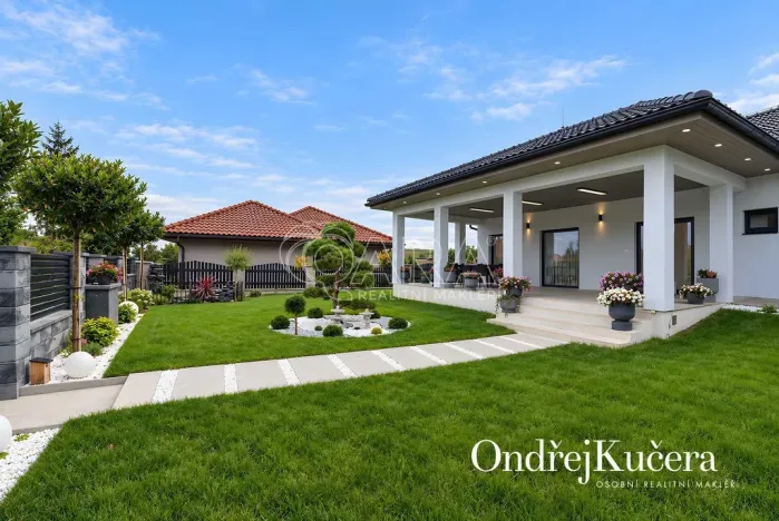 Prodej rodinného domu, Jeviněves, 200 m2