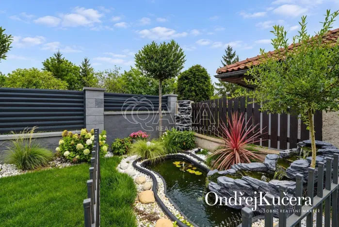 Prodej rodinného domu, Jeviněves, 200 m2