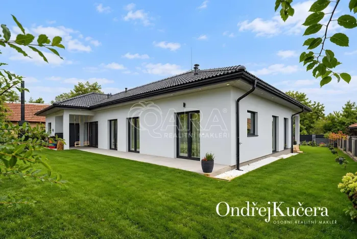 Prodej rodinného domu, Jeviněves, 200 m2