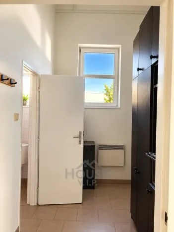 Pronájem obchodního prostoru, Světice, Hlavní, 300 m2