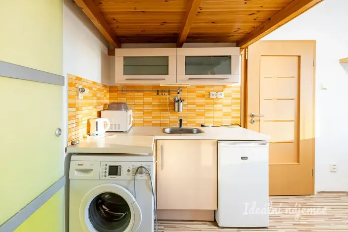 Pronájem bytu 1+kk, Praha - Holešovice, Přístavní, 20 m2