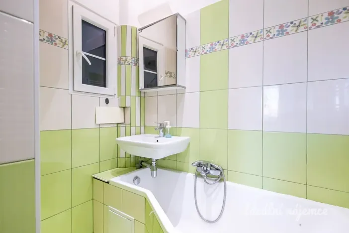 Pronájem bytu 1+kk, Praha - Holešovice, Přístavní, 20 m2