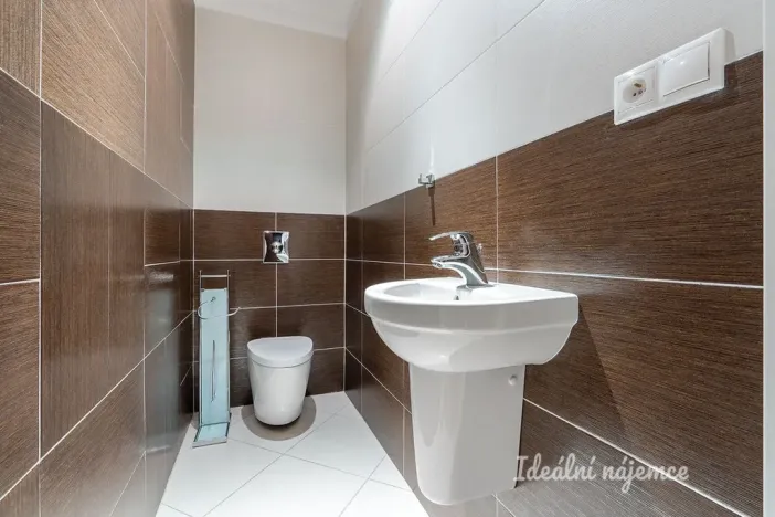 Pronájem bytu 2+kk, Praha - Holešovice, V přístavu, 64 m2