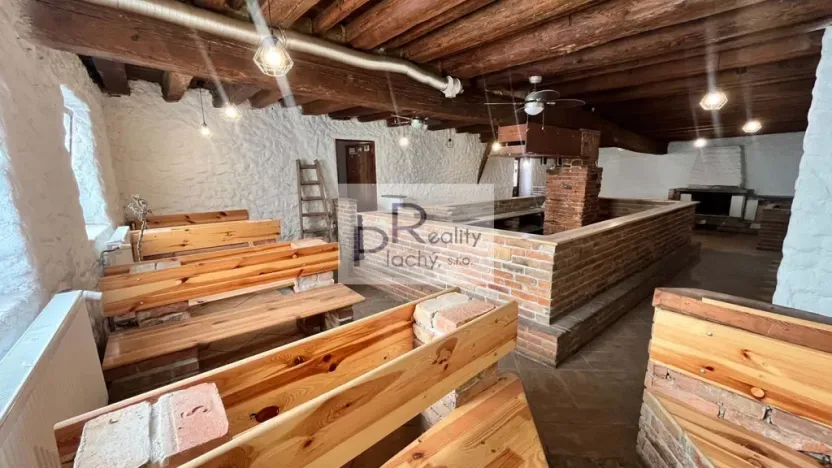 Pronájem obchodního prostoru, Znojmo, Tovární, 300 m2