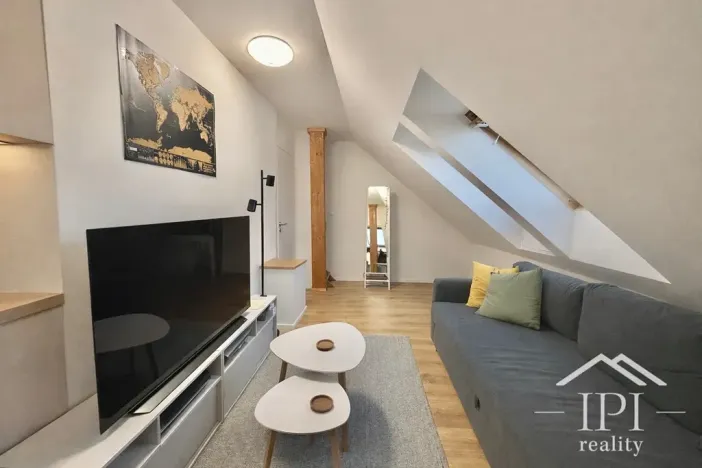 Pronájem bytu 2+kk, Praha - Holešovice, Komunardů, 53 m2