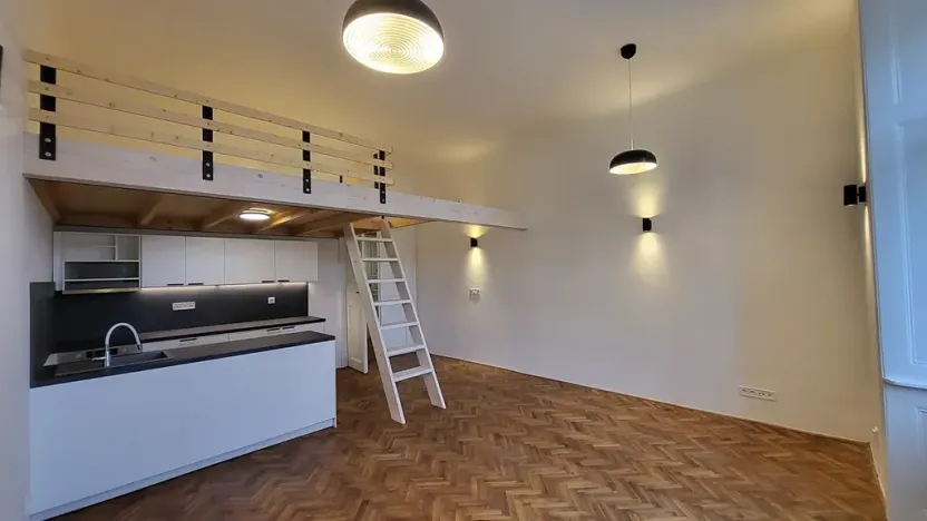 Prodej činžovního domu, Batelov, náměstí Míru, 2200 m2