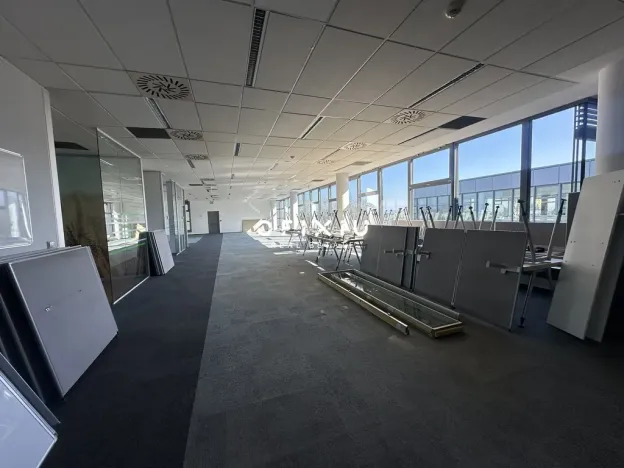 Pronájem kanceláře, Brno - Královo Pole, Technická, 174 m2