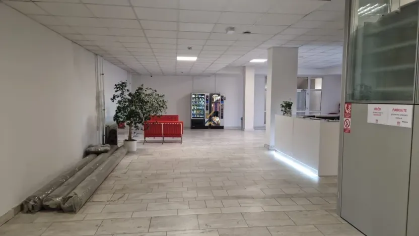 Pronájem komerční nemovitosti, Praha - Chodov, Roztylská, 450 m2