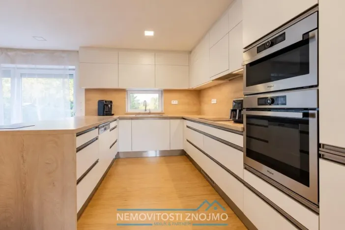 Prodej rodinného domu, Chvalovice, 220 m2