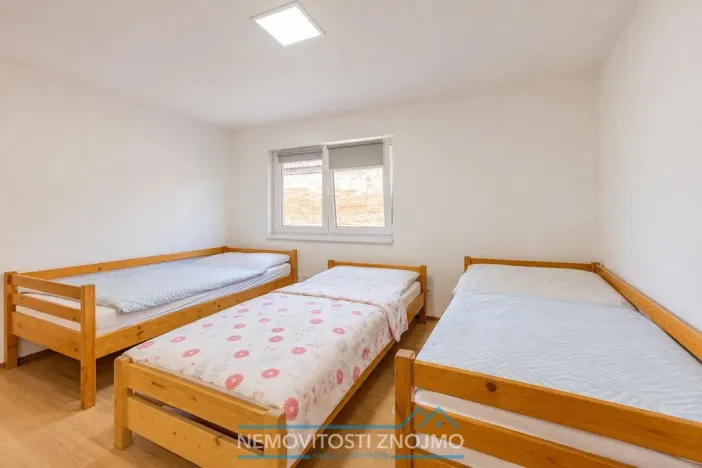 Prodej rodinného domu, Chvalovice, 220 m2