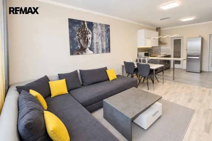 Pronájem bytu 2+kk, Praha - Vokovice, Lužná, 70 m2