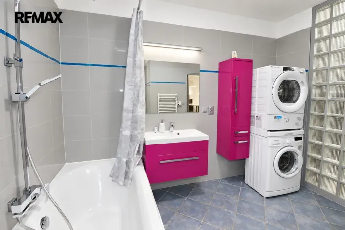 Pronájem bytu 2+kk, Praha - Vokovice, Lužná, 70 m2