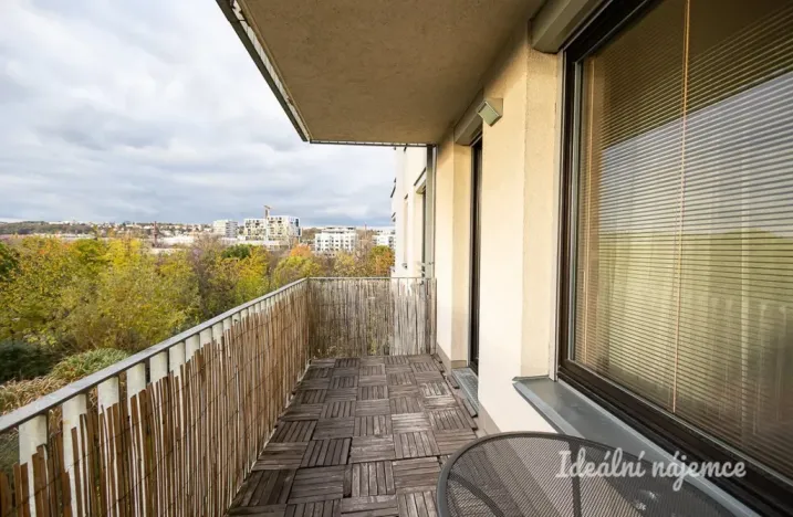 Pronájem bytu 2+kk, Praha - Vysočany, Sousedíkova, 59 m2