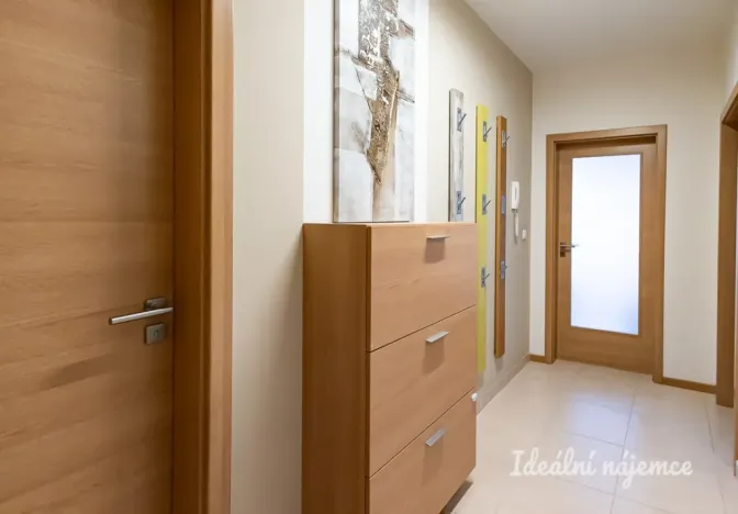 Pronájem bytu 2+kk, Praha - Vysočany, Sousedíkova, 59 m2
