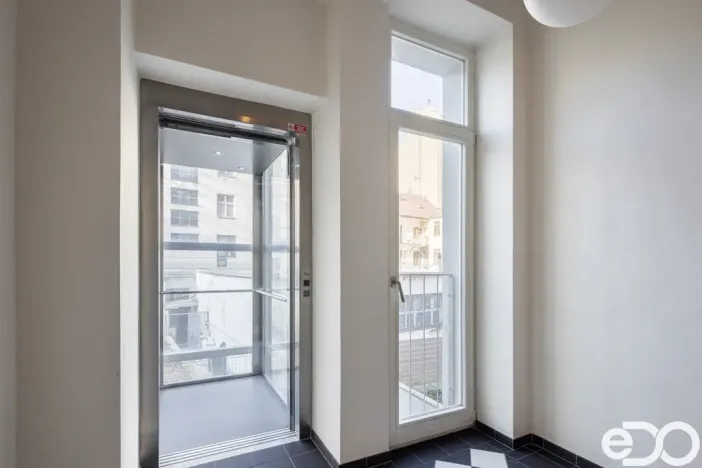 Pronájem bytu 1+kk, Praha - Žižkov, Dalimilova, 32 m2