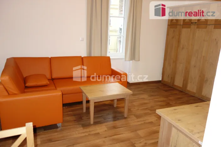 Pronájem bytu 1+kk, Valtice, Za radnicí, 26 m2