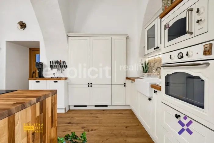 Prodej vily, Jemnice, Husova, 1025 m2