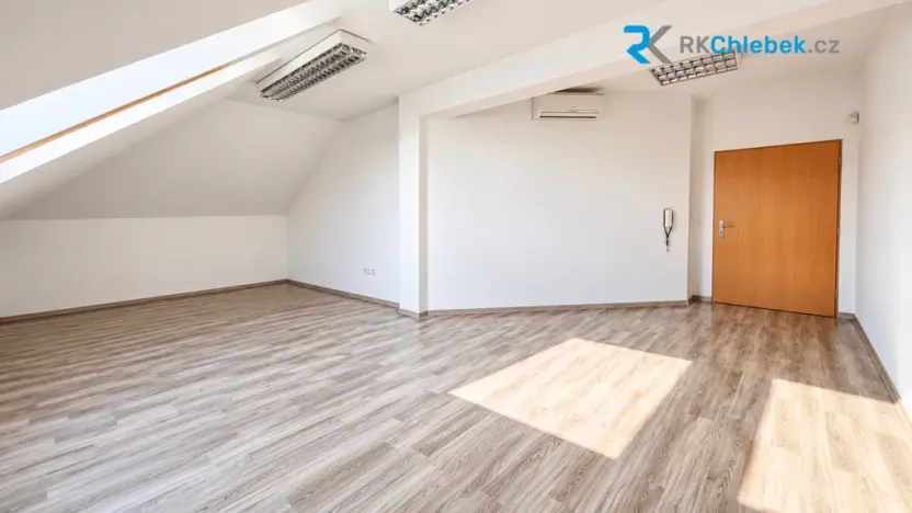 Pronájem kanceláře, Frýdek-Místek, Josefa Václava Sládka, 29 m2
