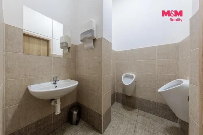 Pronájem obchodního prostoru, Plzeň - Východní Předměstí, Koterovská, 128 m2