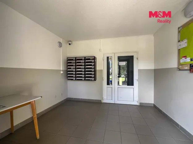 Pronájem bytu 1+1, Praha - Letňany, Dobratická, 31 m2