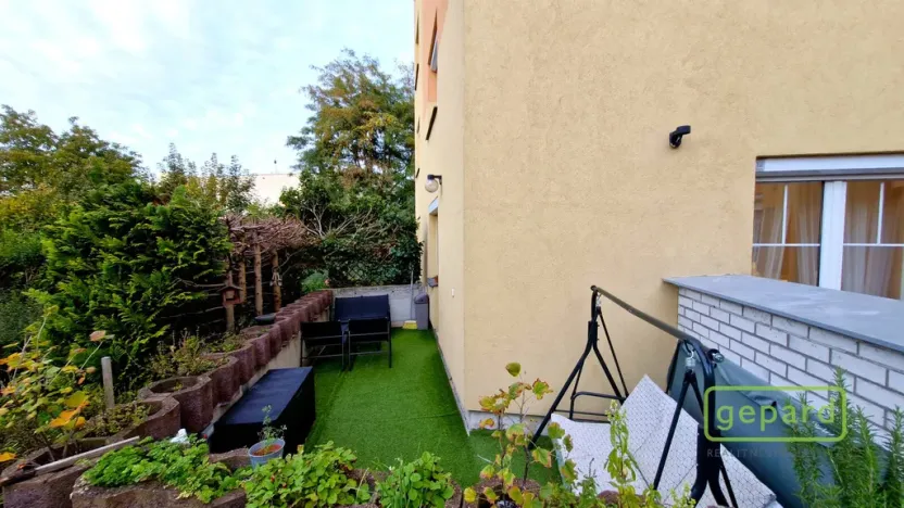 Pronájem bytu 2+kk, Praha - Libeň, Společná, 46 m2