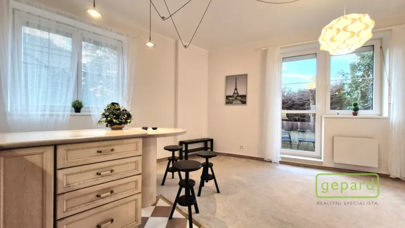 Pronájem bytu 2+kk, Praha - Libeň, Společná, 46 m2