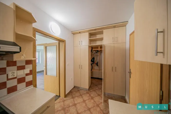 Pronájem bytu 2+1, Olomouc, Schweitzerova, 42 m2