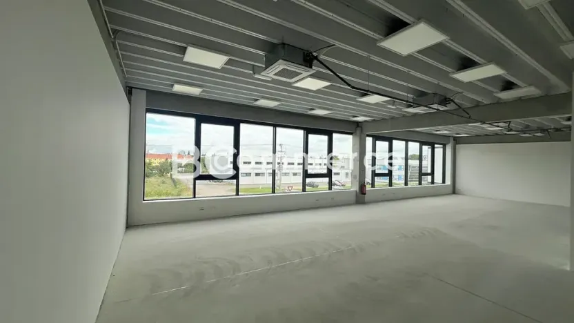 Pronájem obchodního prostoru, Brno, 235 m2