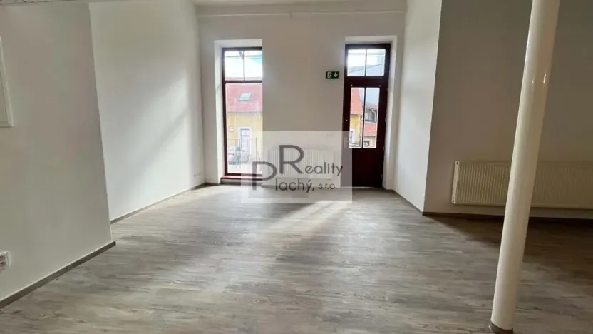 Pronájem obchodního prostoru, Znojmo, 67 m2