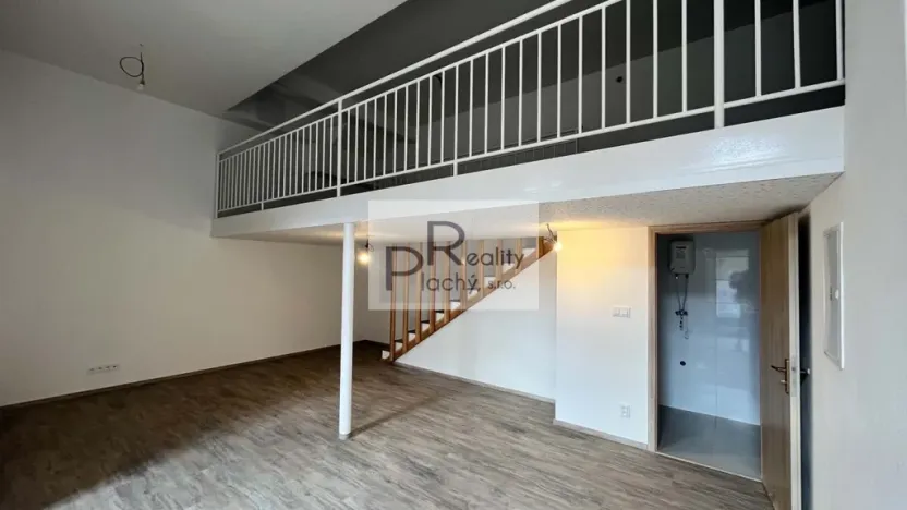 Pronájem obchodního prostoru, Znojmo, 67 m2