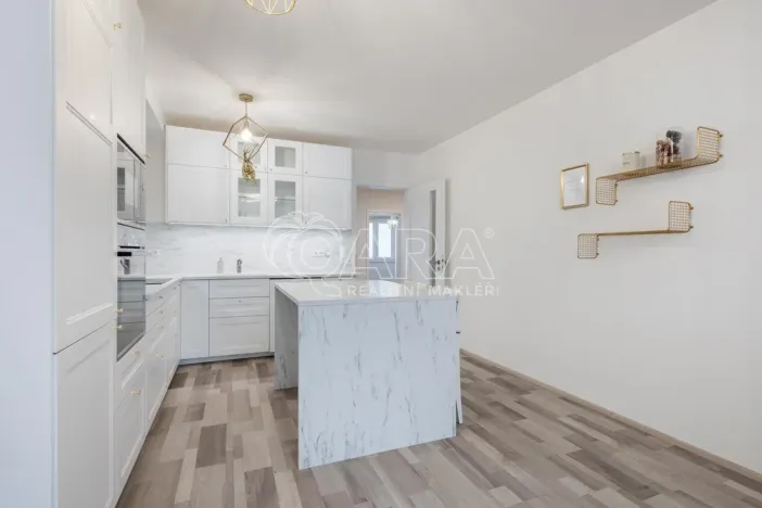 Pronájem bytu 3+kk, Praha - Vysočany, Strnadových, 83 m2