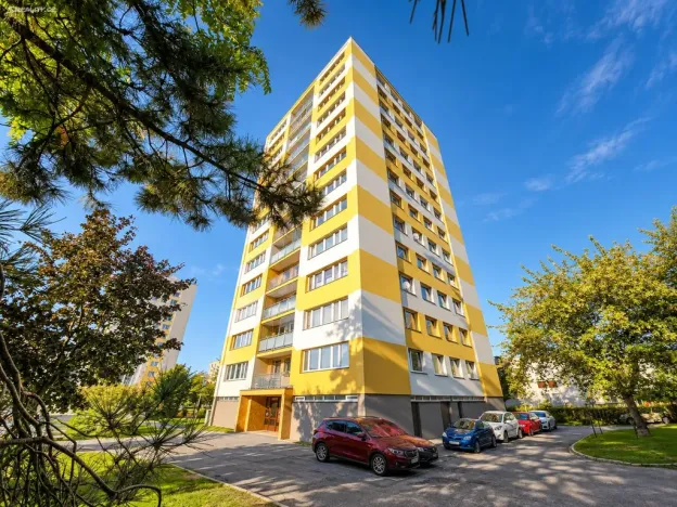Prodej bytu 3+1, Hradec Králové - Třebeš, Urxova, 67 m2
